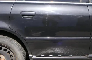 Audi A4 B5 Tür nur Türblatt hinten rechts schwarz LZ9W - Facelift - Bild 1