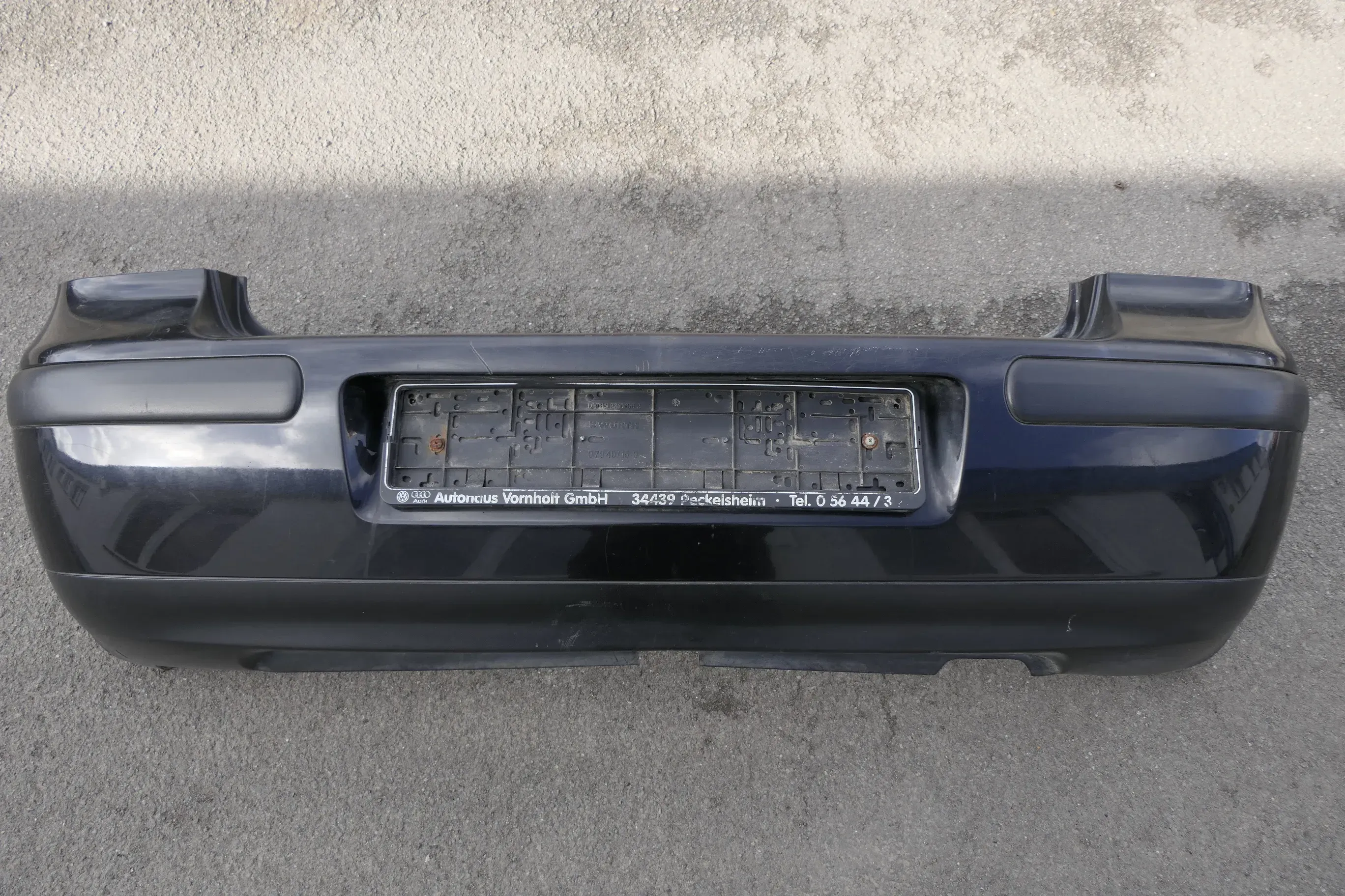 VW Golf 4 Limousine Stoßstange hinten Heckstoßstange Stoßfänger schwarz LC9Z eee - Bild 1