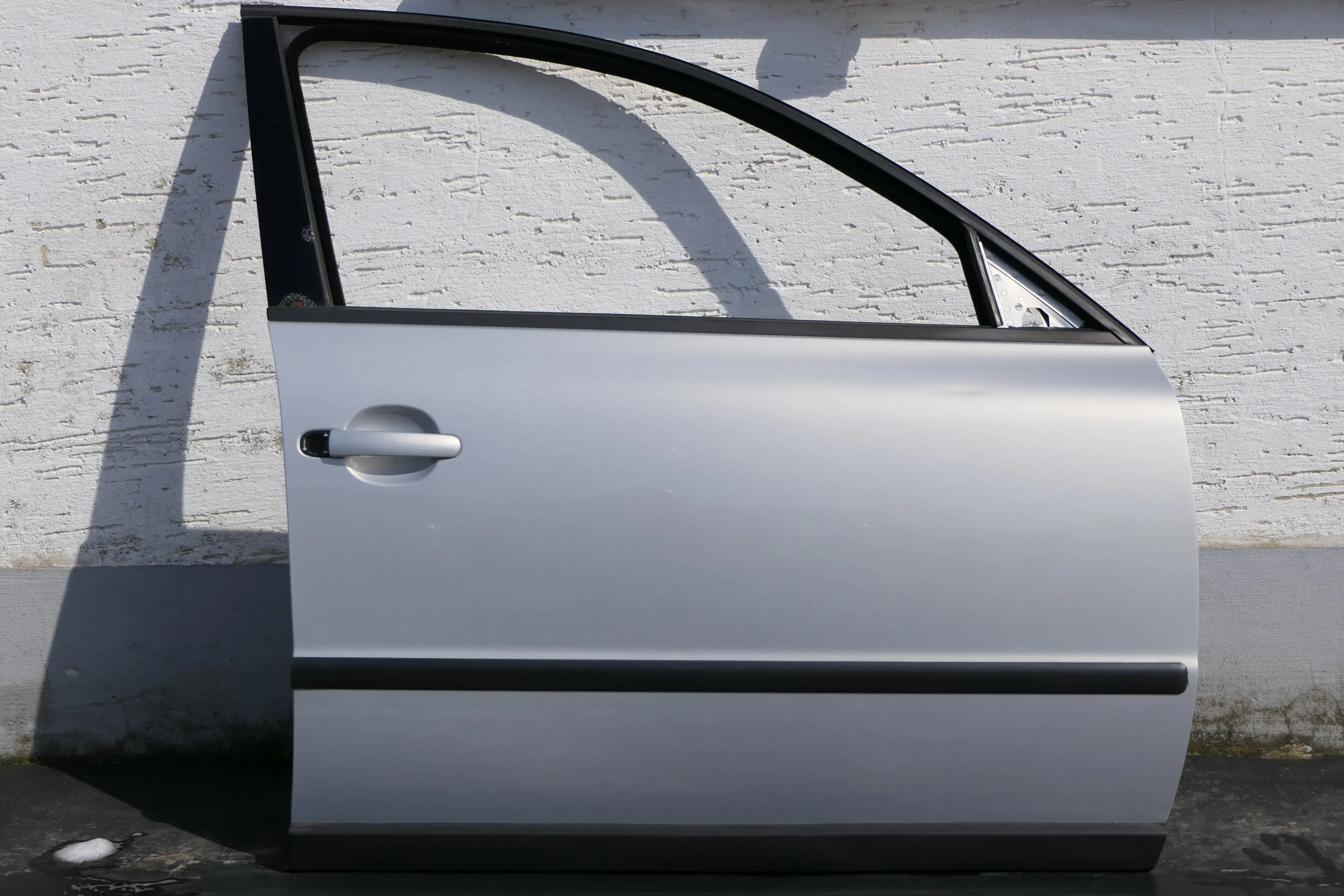 VW Passat 3B 3BG Kombi Limo Tür vorne rechts Beifahrertür grau silber LB7Z satin - Bild 1