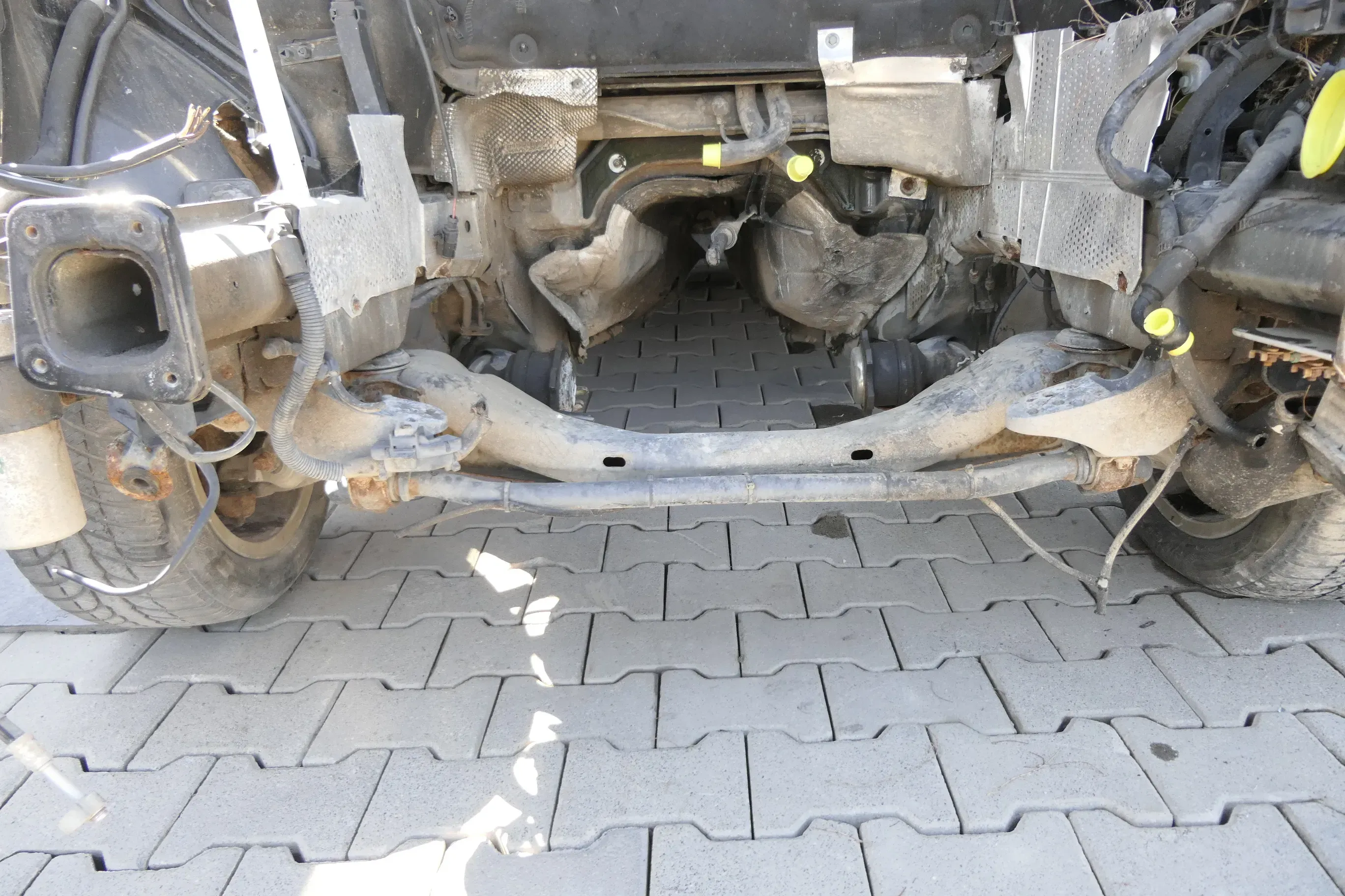 VW Passat 3B 3BG A4 A6 Achse vorne Vorderachse Aggregateträger 2,5 TDI FAU FAP - Bild 1