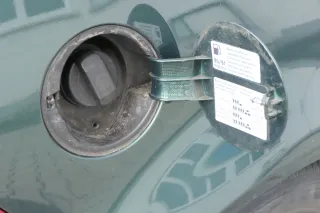 VW Golf 4 Limousine Tankdeckel Deckel Tank Tankverschluß Grün LC6M - Bild 2