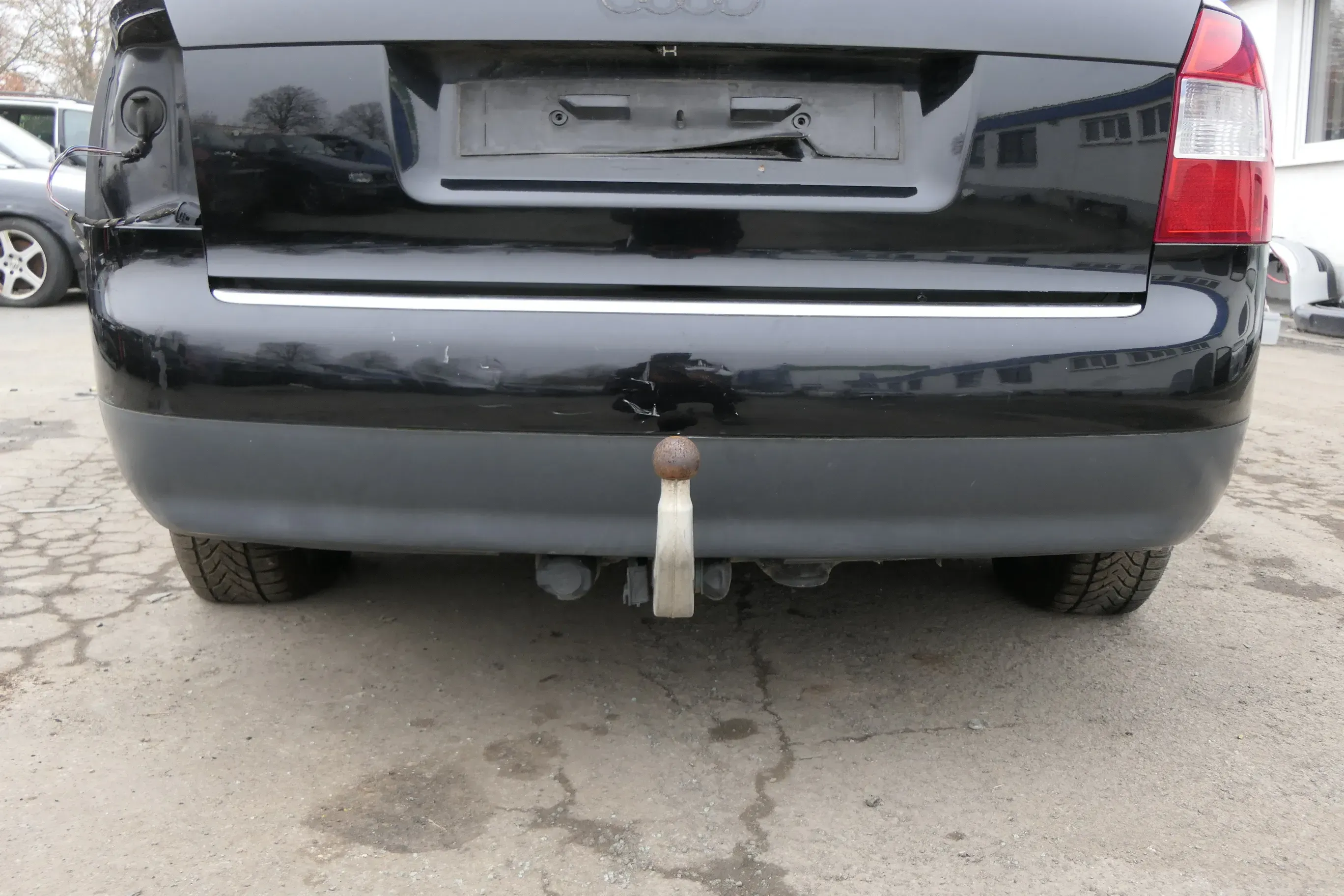 Audi A4 8E B6 Kombi Avant Stoßstange hinten mit Spoiler schwarz LY9B brilliant - Bild 1