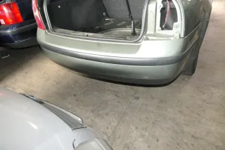 VW Passat 3BG 3B3 Limousine Stoßstange hinten Heckstoßstange grün LA6W - Bild 1