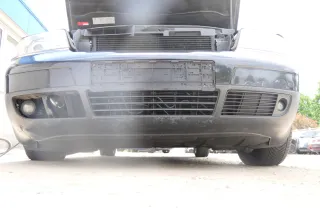 Audi A6 4B Frontstoßstange Stoßstange vorn vorne Stoßfänger schwarz LN4J - Bild 3
