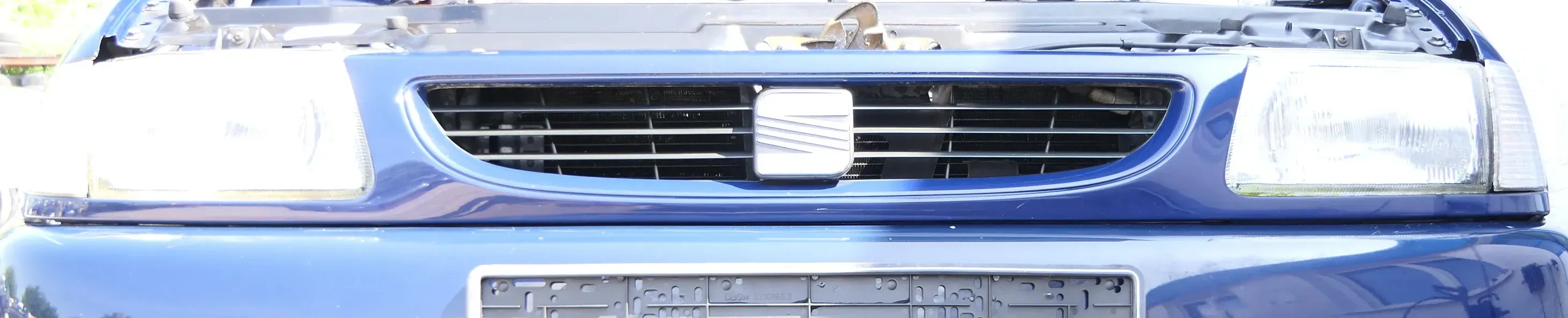 Seat Cordoba 6K Kühlergrillleiste Kühlergrill Grill Grillleiste Leiste blau LA5E - Bild 1