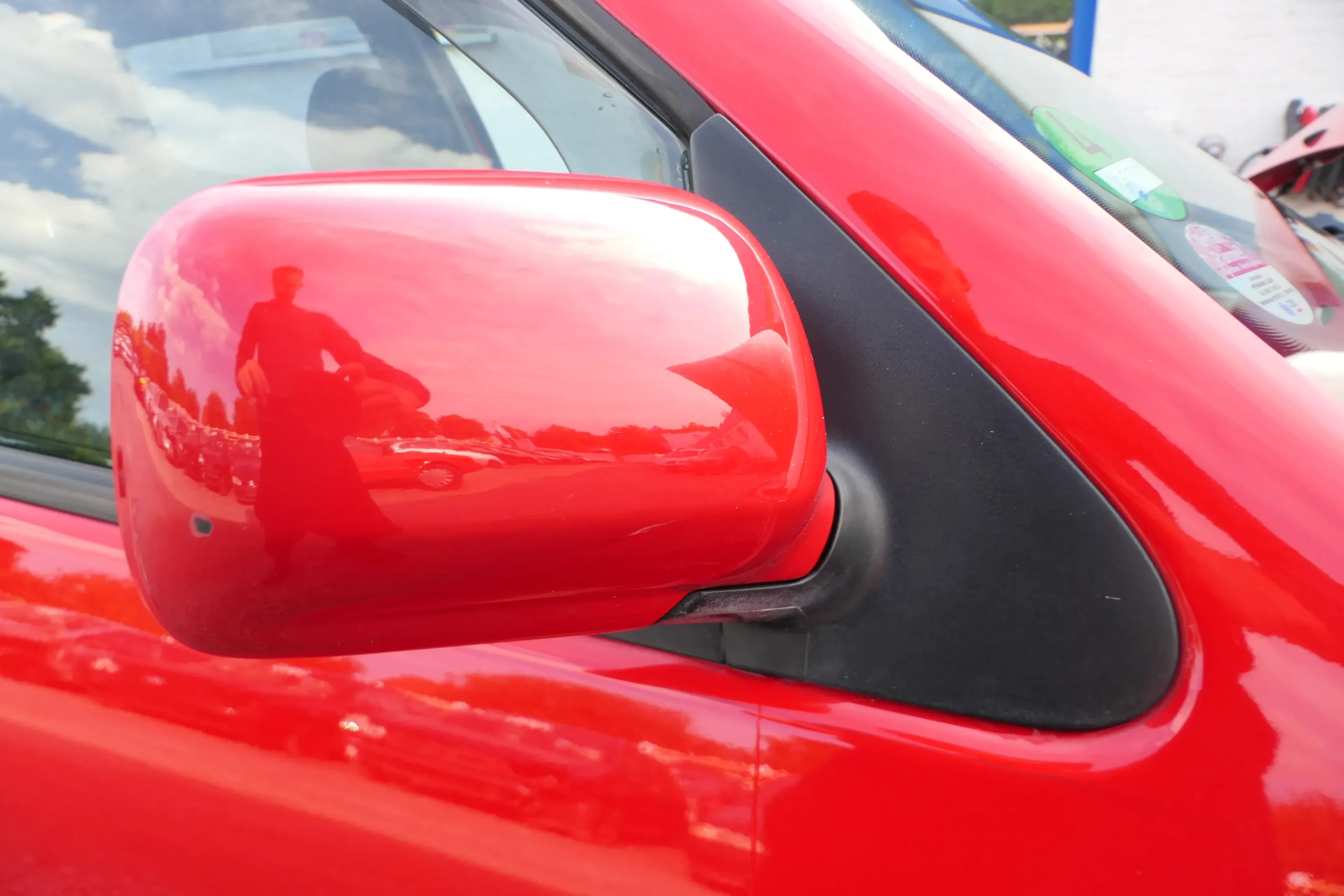 VW Polo 6N mechanisch manuell Spiegel Außenspiegel rechts rot LP3G - Bild 1