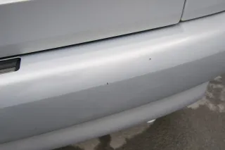 VW Polo 6N Stoßstange hinten 2-geteilte Heckstoßstange silber LB7Z Stoßfänger - Bild 9