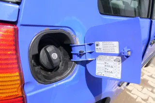 VW Lupo Seat Arosa Tankdeckel Deckel Tank Tankverschluß blau LS5J - Bild 2