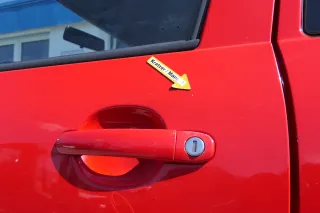 VW Golf 4 Tür vorne links Fahrertür 2/3-Türer rot LP3G ohneAnbauteile - Bild 8