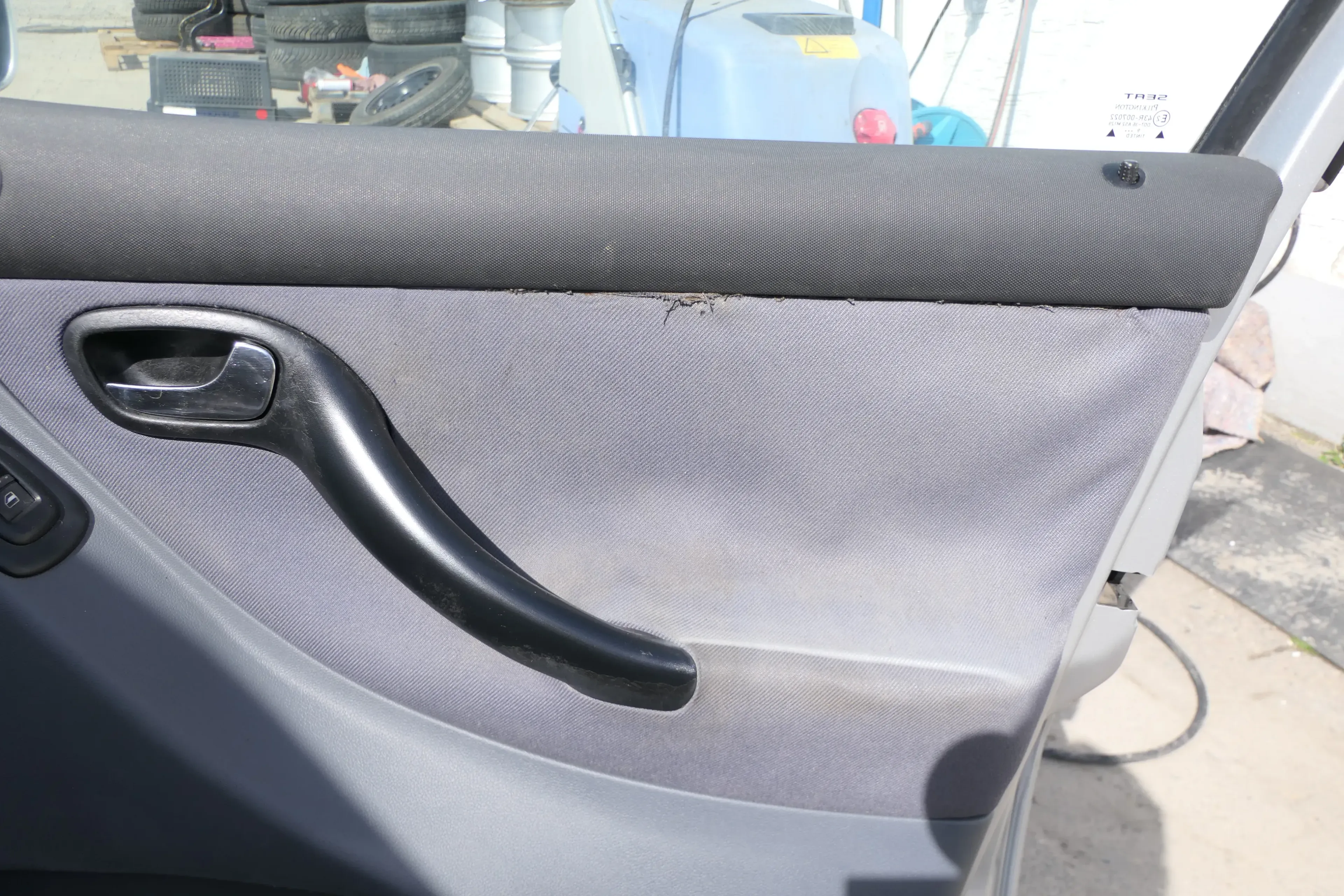 1x Seat Leon 1M Toledo Türverkleidung Verkleidung Tür hinten rechts grau Griff - Bild 1