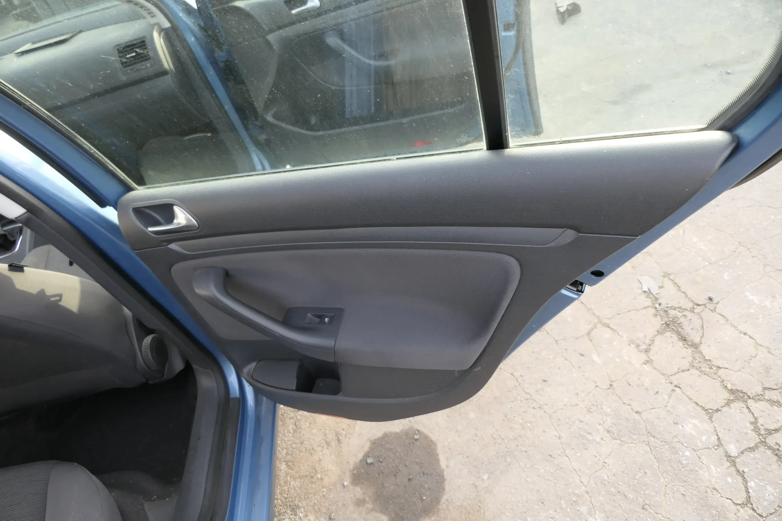 1x Golf 5 Limousine Türverkleidung Verkleidung Tür hinten rechts 4/5-Türer schwa - Bild 1