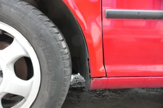 VW Golf 4 1J Kotflügel vorne links rot LY3D - kleine Hageldellen - Bild 2