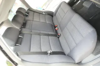 Audi A4 B5 Kombi Avant Rückbank Rücksitzbank Sitz Rücksitz 3 Punkt Gurt Kopfstüt - Bild 1