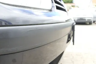 VW Golf 4 1J Stoßstange vorne Stoßfänger vorn schwaz LC9Z Frontstoßstange - Bild 9