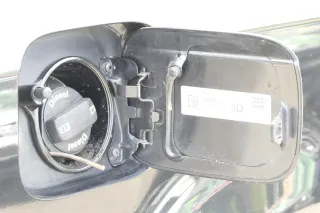 Audi A4  8E B7 Tankdeckel Tankklappe Tank Deckel Klappe schwarz LZ9Y - Bild 2