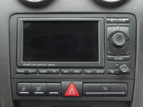 Audi A3 8P Radio Original Audi Navi Navigation Plus 8P0035192 +Code RNS-E S-line
