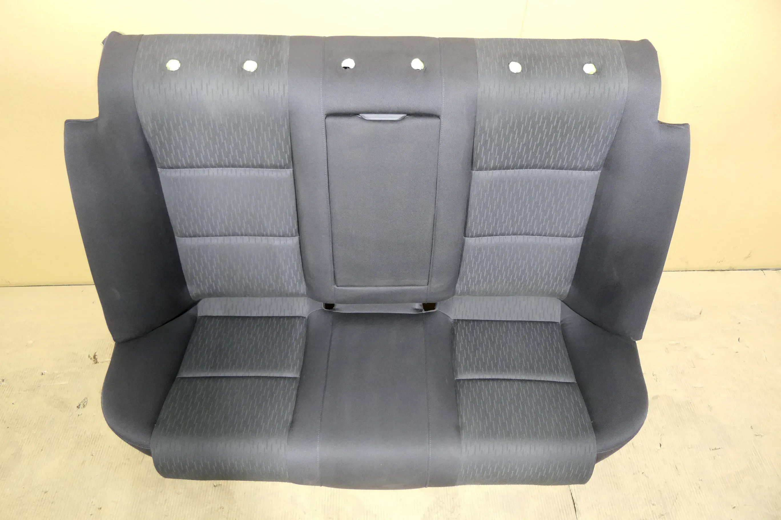 Audi A4 B6 B7 8E Limousine Sitz Rückbank Rücksitzbank hinten schwarz Armlehne - Bild 1