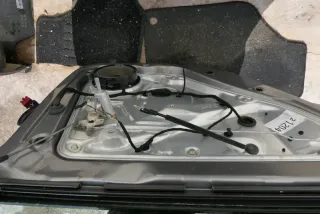 VW Passat 3B 3BG Limousine Tür hinten links mit Scheibe grau LD7W - Bild 2