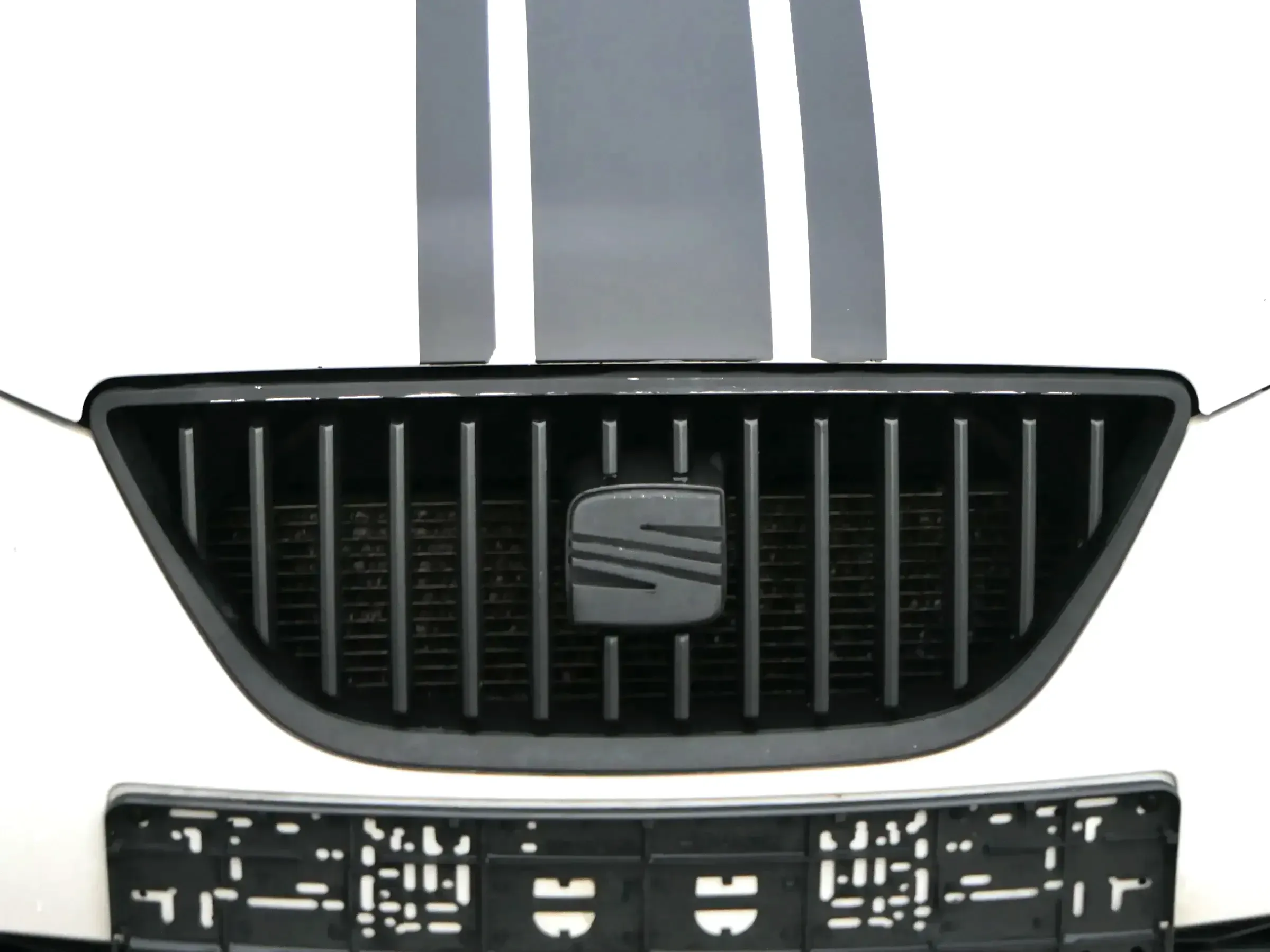 Seat Ibiza 6J Kühlergrill Grill 6J0853651 original schwarz - Bild 1