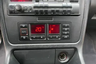 Audi A3 8L Steuergerät Klimaanlage Klimabedienteil 8L0820043B Climatronic A4 B5 - Bild 1
