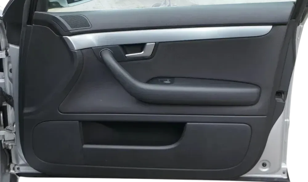 1x A4 8E B7 Türverkleidung Verkleidung Tür vorne rechts soul schwarz Griff Öffne - Bild 1