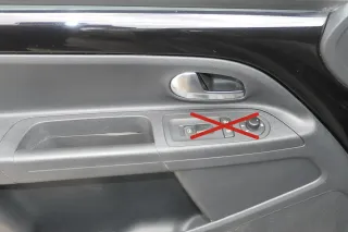 VW Up Mii Citigo Türverkleidung Verkleidung Tür vorne links schwarz 2/3-Türer - Bild 3