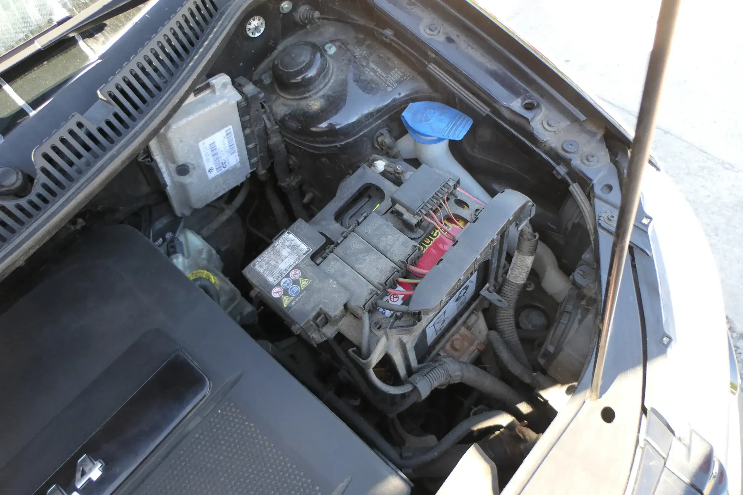 Skoda Fabia 5J Rohr Unterdruckrohr Bremse Rückschlagventil Ventil 6Q1612041CP - Bild 1
