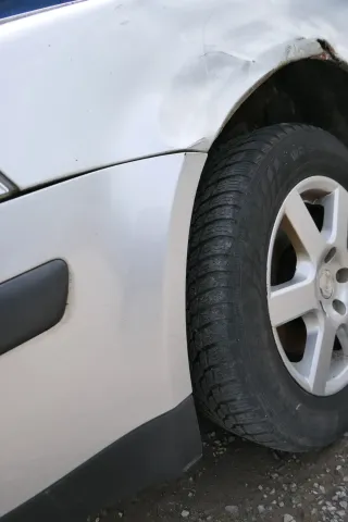 VW Passat 3BG Stoßstange vorne Frontstoßstange Stoßfänger silber LA7W + Gitter - Bild 10