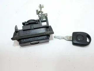VW Golf 3 Limousine Kofferraumschloß Heckschloß Schloß hinten 1x Schlüssel - Bild 1