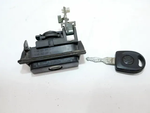 VW Golf 3 Limousine Kofferraumschloß Heckschloß Schloß hinten 1x Schlüssel - Bild 1