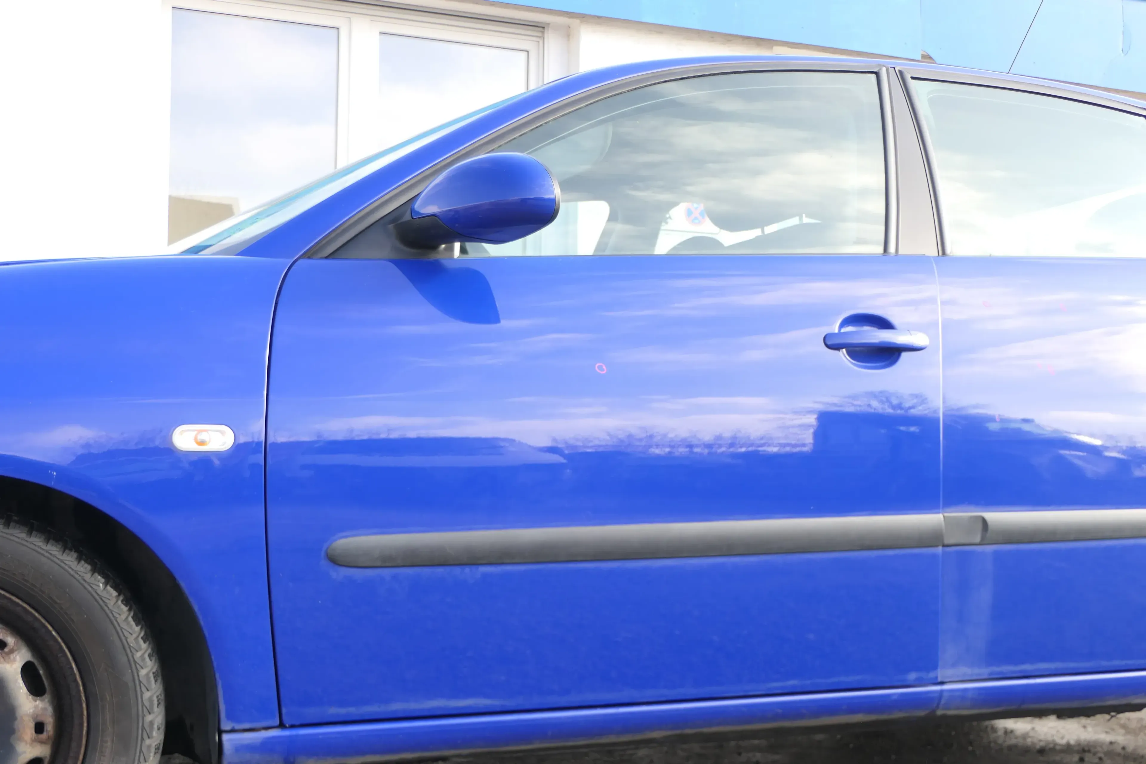 Seat Ibiza 6L Tür Fahrertür 4/5-Türer vorne links blau LS5G ohne Anbauteile - Bild 1