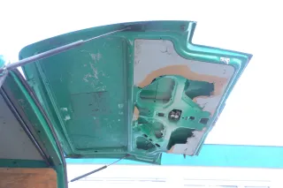 VW T4 Transporter Heckklappe Klappe hinten Kofferraumklappe grün schwarz Kasten - Bild 9