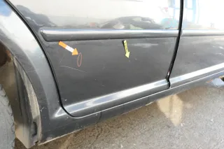 VW Golf 4 Bora Tür hinten rechts nur Kombi / Variant schwarz LC9Z -ohne Anbautei - Bild 3