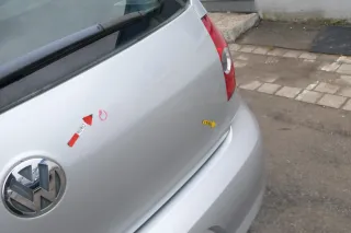 VW Fox 5Z Heckklappe Kofferraumklappe Klappe hinten + Scheibe silber LA7W - Bild 2