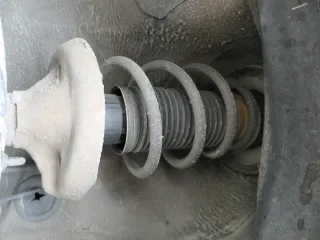2 Stück VW Golf 4 Octavia A3 Stoßdämpfer Federbein Feder vorne 1J0413031BJ - Bild 1