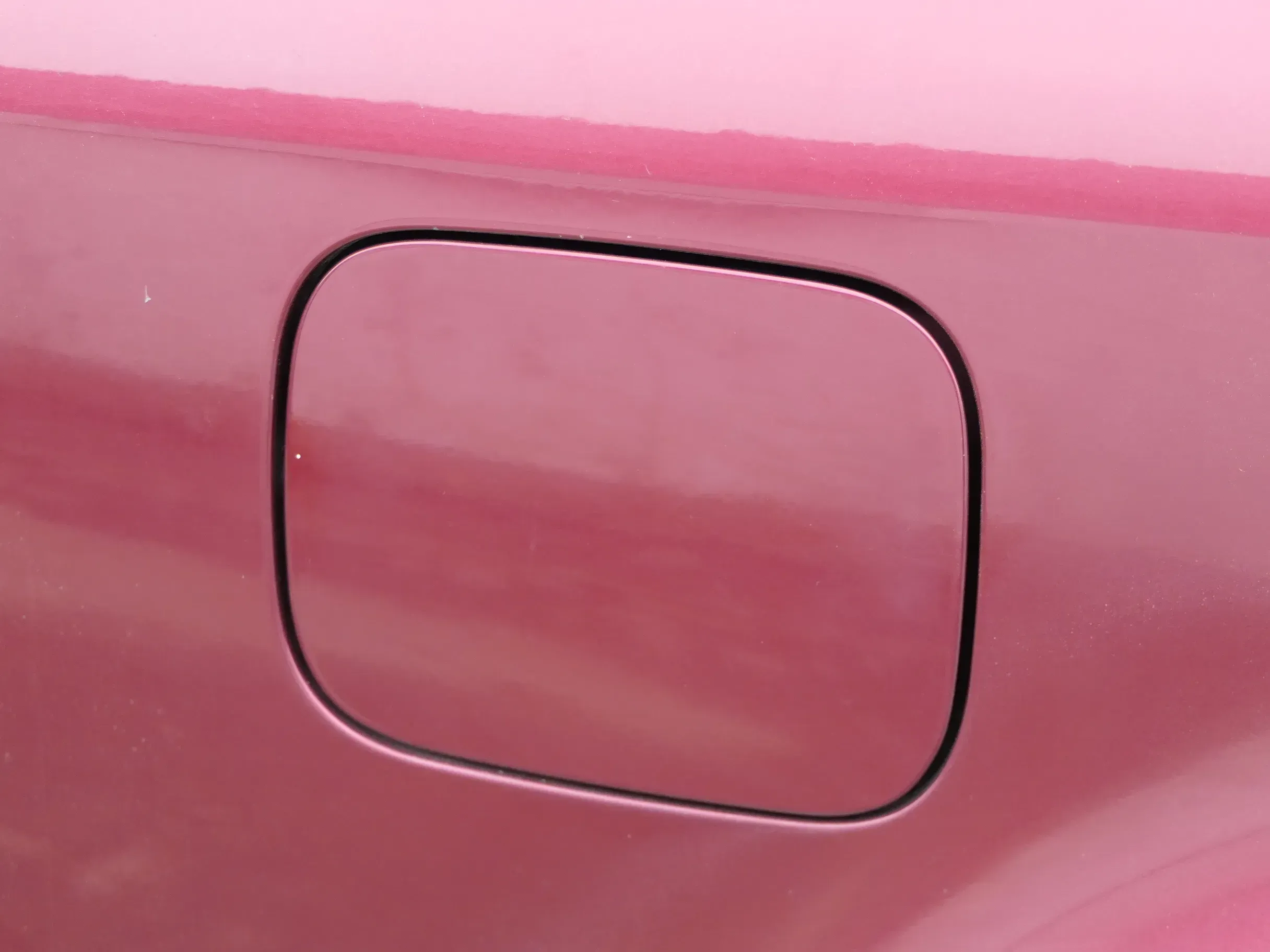Audi A6 4B 4Z Tankdeckel Tankklappe Tank Deckel Klappe rot LZ3L - Bild 1