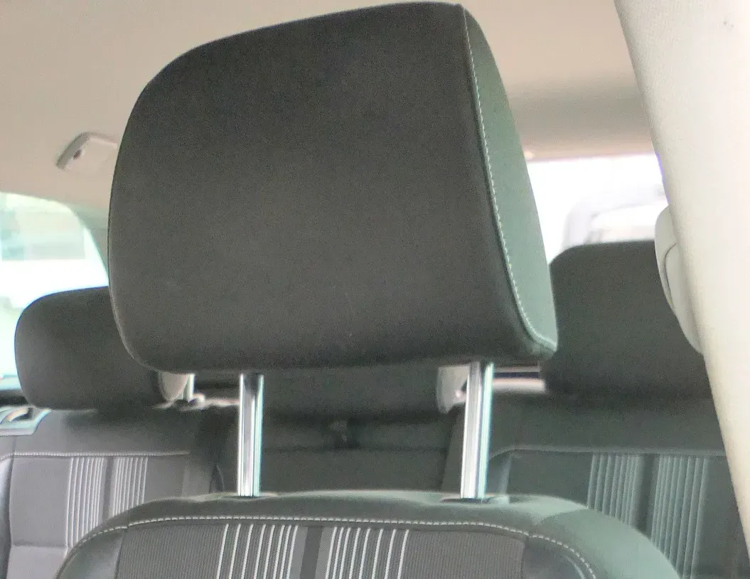 1x Golf 6 5K 1K + Kombi AJ5 Kopfstützen Kopfstütze vorne rechts / links schwarz - Bild 1