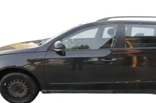 VW Passat 3C Kombi o. Limous Tür vorne links Fahrer schwarz LC9X - Bild 1
