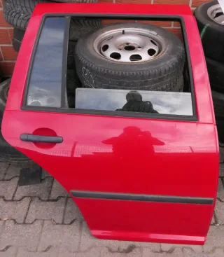 VW Golf 4 Bora Tür hinten rechts nur Kombi / Variant rot LY3D mit Anbauteile - Bild 1