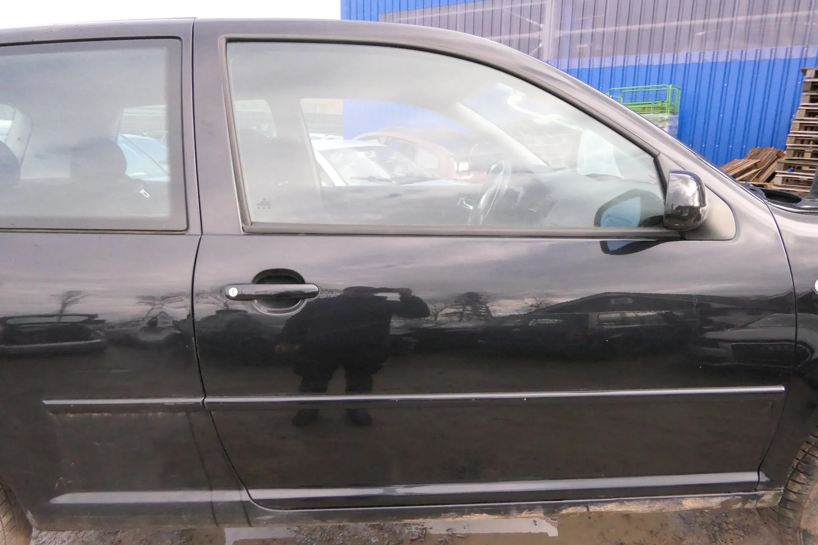 VW Golf 4 Tür vorne rechts Beifahrertür 2/3-Türer schwarz LC9Z - ohne Anbauteile - Bild 1