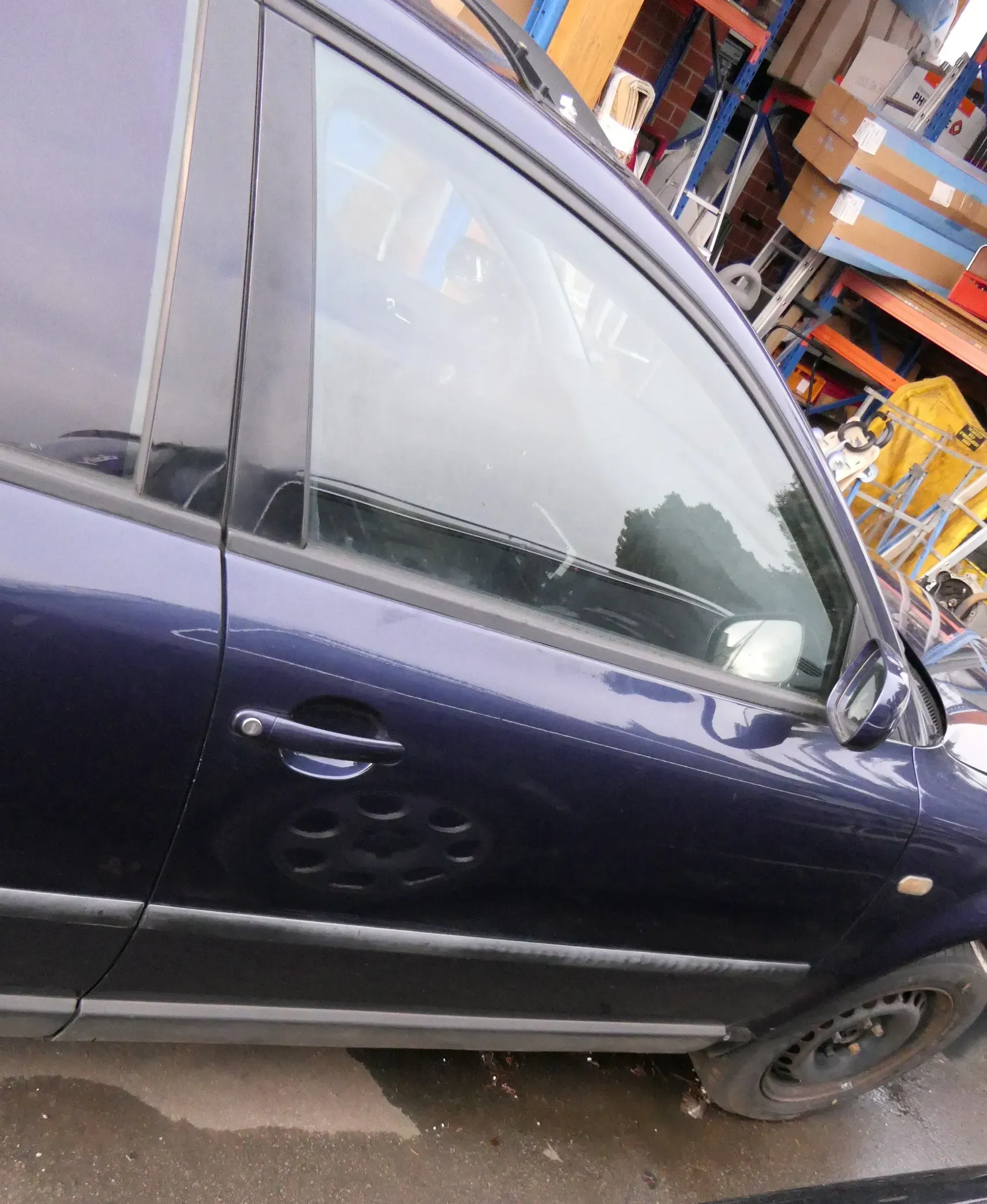 VW Passat 3B 3BG Kombi + Limo Tür vorne rechts Beifahrertür blau LN5Y - Bild 1