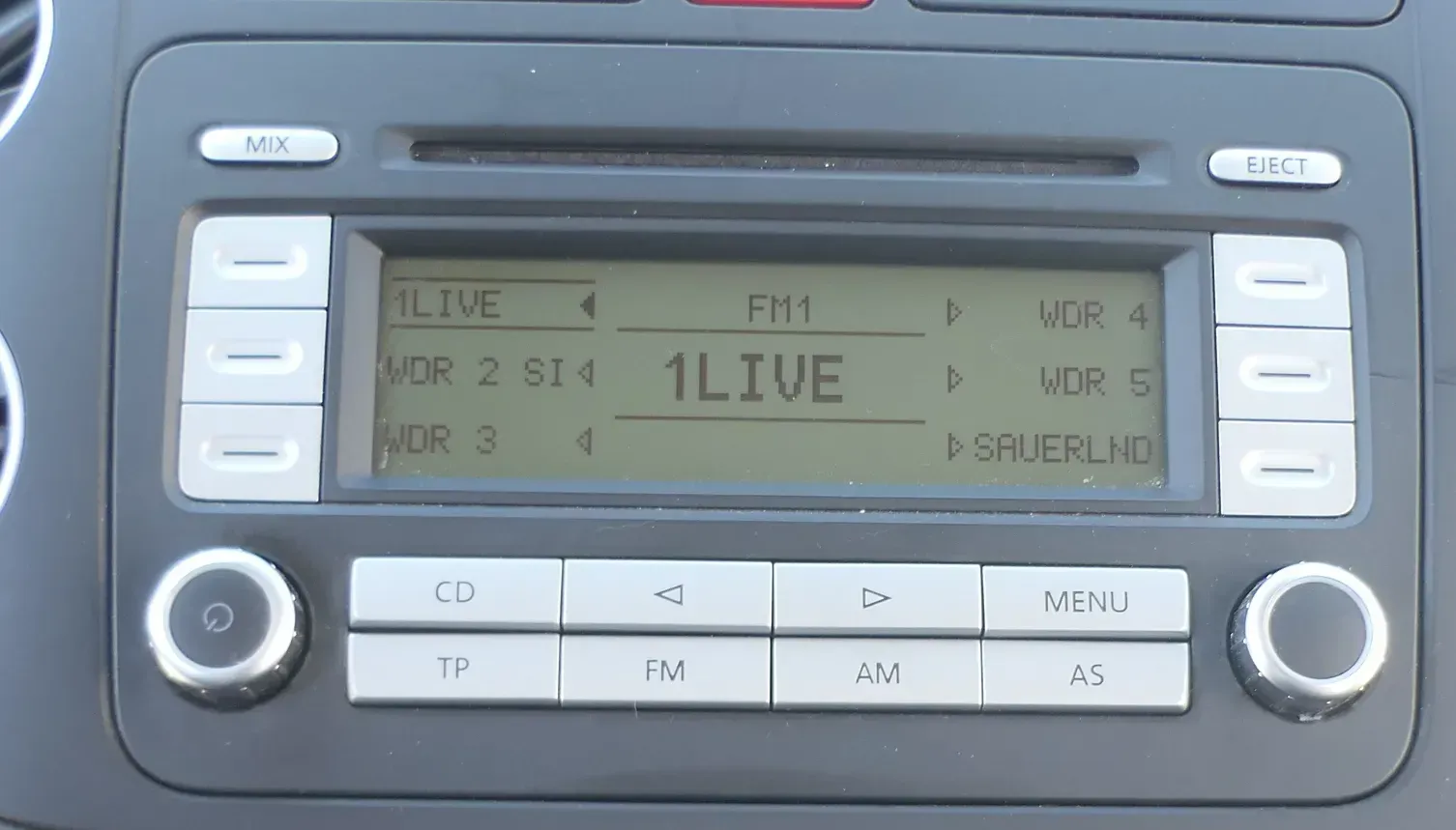VW Golf 5 V Plus 6 VI Touran Caddy CD Radio RCD 300 1K0035186R mit Code - Bild 1