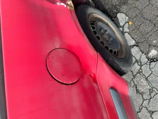 VW Passat 3B5 3B2 Kombi Tankdeckel Klappe Tankklappe Deckel Tank rot LY3D - Bild 1