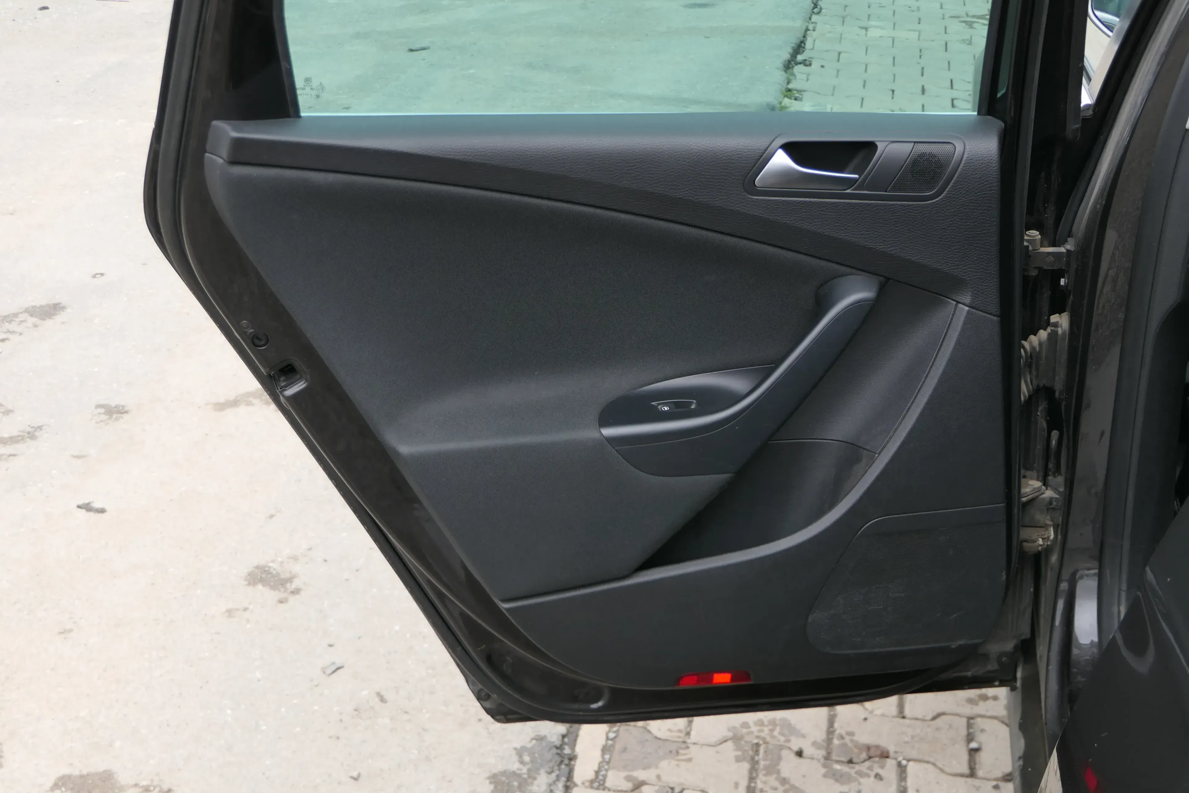 1x VW Passat 3C Variant Türverkleidung Verkleidung Tür hinten links schwarz - Bild 1
