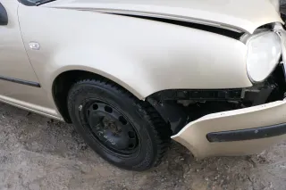 VW Golf 4 Kotflügel vorne rechts gold gelb LA1W - Bild 4