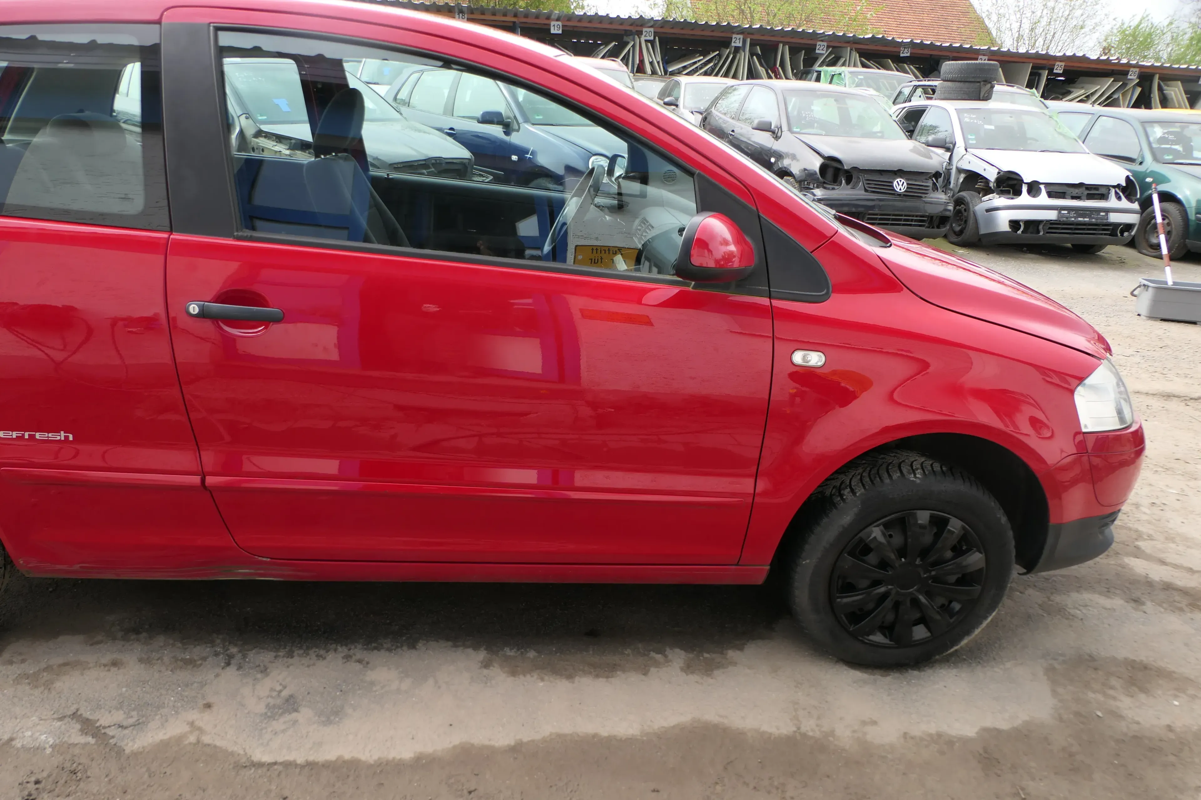 VW Fox 5Z Tür vorne rechts Beifahrertür rechts rot LY3D - ohne Anbauteile - Bild 1