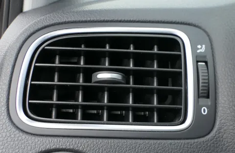 VW Polo 6R Lüftungsdüse Düse Lüftung vorne links 6R0819703R schwarz