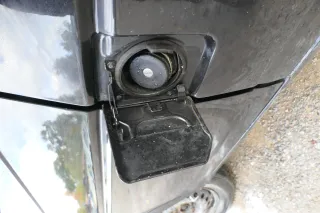 VW T4 Tankdeckel Tankklappe Tank Deckel Klappe schwarz LC9Z - Bild 2