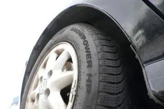 VW Polo 6N2 Kotflügel vorne links schwarz LC9Z (bis unterm Schweller) - Bild 2
