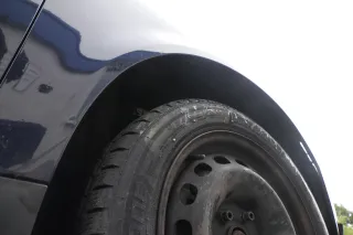Audi A4 8E B6 Kotflügel vorne rechts blau LZ5L - Dellen - Bild 2